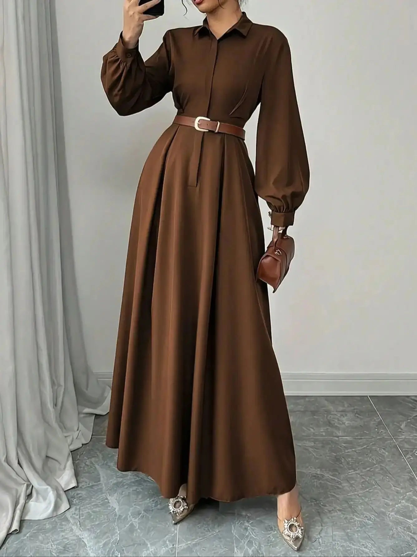 The Maison Lanterne Brown detail